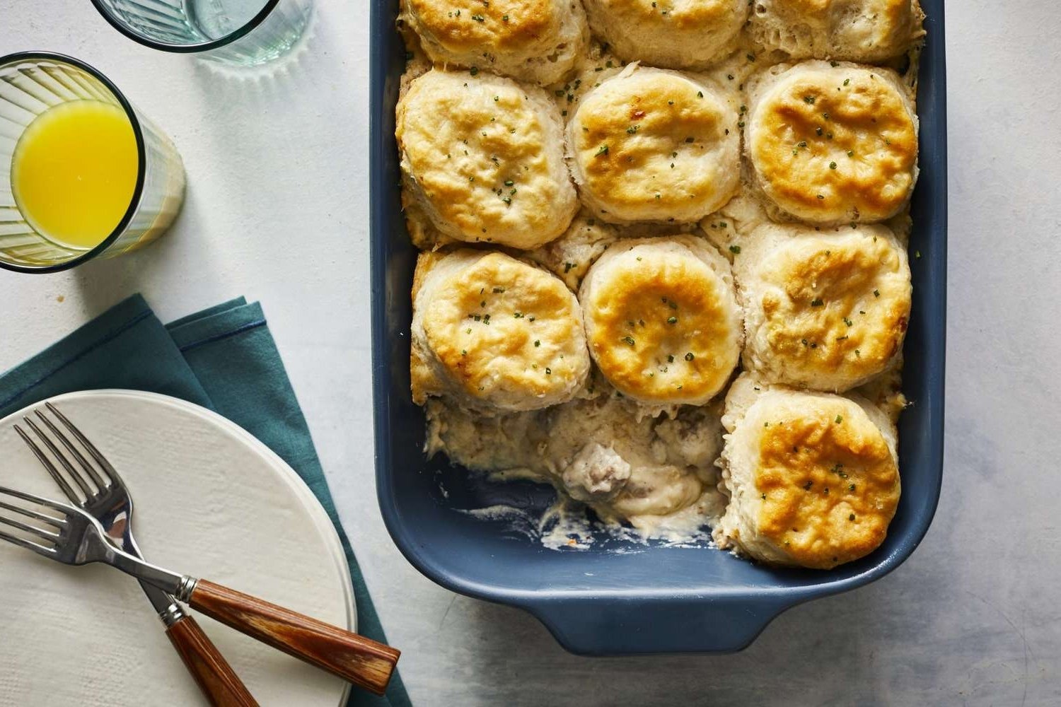 biscuits-and-gravy-casserole-recipe