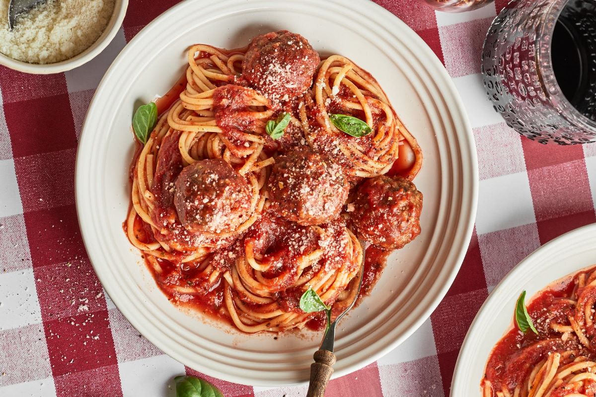 italian-spaghetti-sauce-with-meatballs-recipe